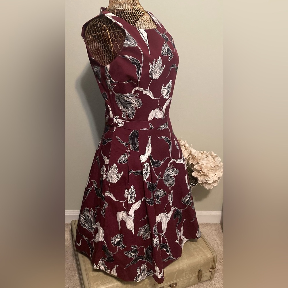 Banana Republic Floral Fit & Flare Pleated Sleeveless Dress Sz 0